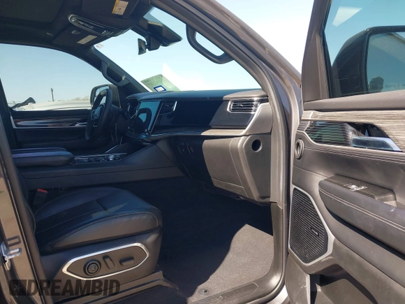 2022 Jeep Wagoneer Series II with VIN 1C4SJVBT2NS135499, listed as a IAAI auction lot 41691607 with 79,550 mi miles and . Bid and sale history available at carsss.com. Image 5.
