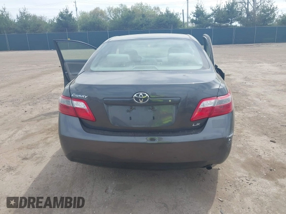 2008 Toyota Camry LE z VIN 4T4BE46K98R013524, wystawiony jako IAAI lot #42234537 z przebiegiem Nie podano mil oraz . Historia ofert i sprzedaży dostępna na DreamBid. Obrazek 16.