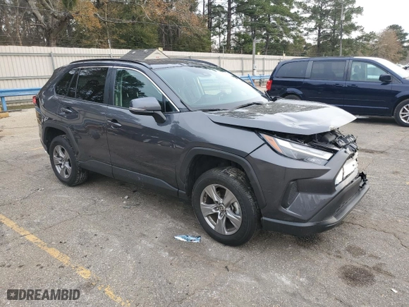 2024 Toyota RAV4 XLE with VIN 2T3P1RFV2RW465195, listed as a Copart auction lot 42094585 with 17,264 mi miles and Salvage Title. Bid and sale history available at carsss.com. Image 4.