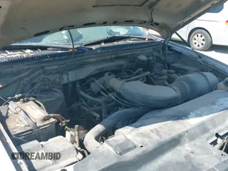 2000 Ford F-150 XL с VIN 1FTRX07L8YKB16775, выставлен на аукционе IAAI как лот 40549291 с пробегом 337 979 миль миль и . История ставок и продаж доступна на DreamBid. Изображение 12.