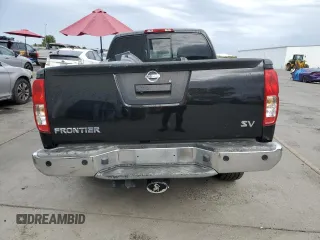 2015 Nissan Frontier SV z VIN 1N6AD0FRXFN722101, wystawiony jako Copart lot #76144314 z przebiegiem 87 902 mil mil oraz Szkoda całkowita • Salvage title. Historia ofert i sprzedaży dostępna na DreamBid. Obrazek 6.