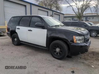 2014 Chevrolet Tahoe Commercial z VIN 1GNLC2E06ER207611, wystawiony jako Copart lot #51472355 z przebiegiem 125 893 mil mil oraz Szkoda całkowita • Salvage title. Historia ofert i sprzedaży dostępna na DreamBid. Obrazek 4.