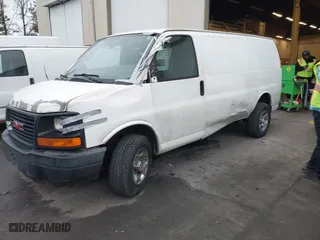 2008 GMC Savana Cargo Van with VIN 1GTGG25CX81235617, listed as a IAAI auction lot 41353274 with 209,888 mi miles. Bid and sale history available at carsss.com. Image 18.