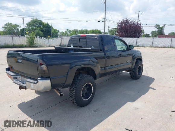 2005 Toyota Tacoma with VIN 5TEUX42N15Z027745, listed as a IAAI auction lot 42527295 with 302,892 mi miles and . Bid and sale history available at DreamBid. Image 4.