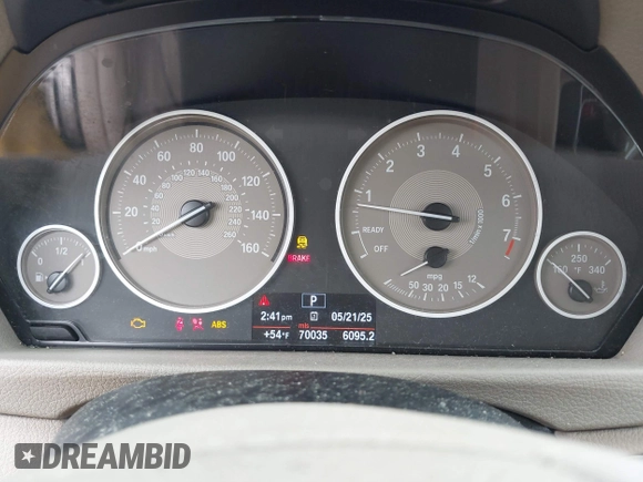 2012 BMW 3 Series 328i с VIN WBA3A5C57CF341151, выставлен на аукционе IAAI как лот 42259279 с пробегом 70 035 миль миль и . История ставок и продаж доступна на DreamBid. Изображение 7.
