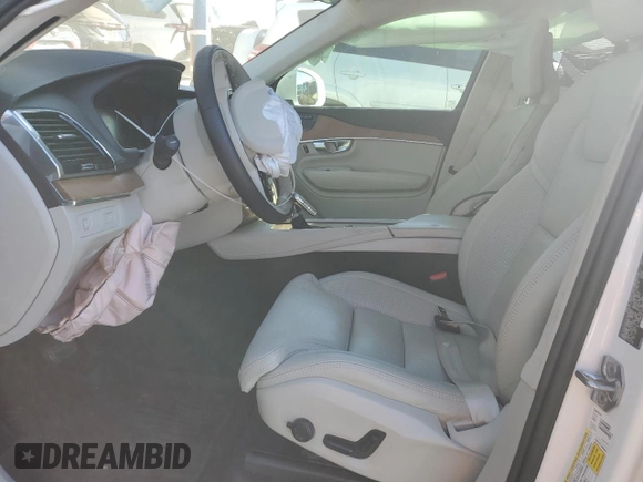 2020 Volvo XC90 Inscription with VIN YV4A221L4L1560943, listed as a Copart auction lot 76095854 with 46,931 mi miles and Salvage title. Bid and sale history available at DreamBid. Image 7.