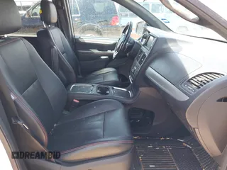 2016 Dodge Grand Caravan R/T with VIN 2C4RDGEG2GR265609, listed as a IAAI auction lot 42078392 with 105,861 mi miles and . Bid and sale history available at DreamBid. Image 5.