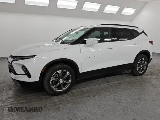 2024 Chevrolet Blazer LT z VIN 3GNKBJR44RS195547, wystawiony jako Copart lot #43275205 z przebiegiem 25 318 mil mil oraz Czysty tytuł • Clean title. Historia ofert i sprzedaży dostępna na DreamBid. Obrazek 1.