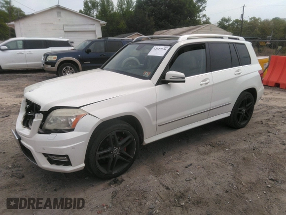 2011 Mercedes-Benz GLK GLK 350 with VIN WDCGG8HB0BF670401, listed as a IAAI auction lot 42027976 with 191,570 mi miles and . Bid and sale history available at carsss.com. Image 2.