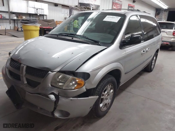 2003 Dodge Caravan Sport with VIN 2D4GP44L13R247935, listed as a IAAI auction lot 41940177 with 154,561 mi miles. Bid and sale history available at carsss.com. Image 2.