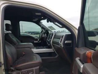 2017 Ford Super Duty F-250 SRW Lariat with VIN 1FT7W2BT2HED66296, listed as a IAAI auction lot 41515403 with 134,142 mi miles. Bid and sale history available at carsss.com. Image 5.
