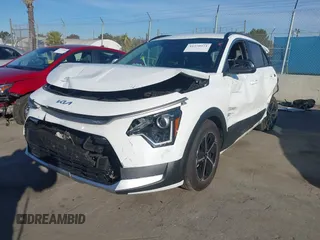 2025 Kia Niro LX with VIN KNDCP3LE6S5218628, listed as a IAAI auction lot 41570971 with 5,298 mi miles. Bid and sale history available at carsss.com. Image 2.