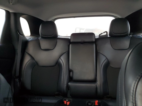 2021 Jeep Cherokee Latitude Plus with VIN 1C4PJLLB4MD204339, listed as a Copart auction lot 76270504 with 42,215 mi miles and Salvage title. Bid and sale history available at DreamBid. Image 10.