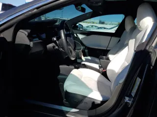 2020 Tesla Model S Long Range с VIN 5YJSA1E29LF366969, выставлен на аукционе Copart как лот 88164585 с пробегом 114 809 миль миль и Списание • Salvage title. История ставок и продаж доступна на DreamBid. Изображение 7.