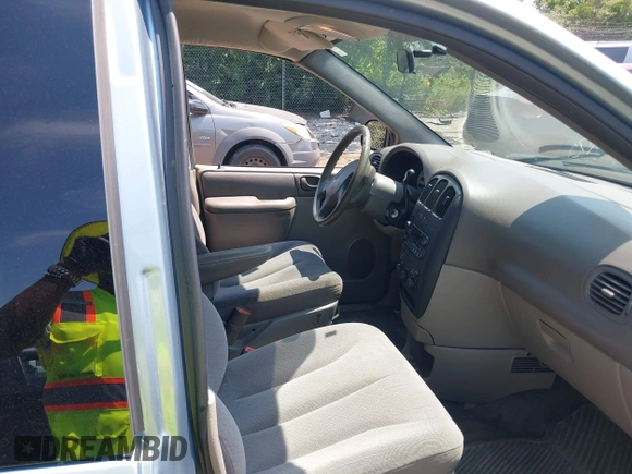 2003 Dodge Caravan SE with VIN 1D4GP25353B147922, listed as a IAAI auction lot 42846632 with 211,806 mi miles and . Bid and sale history available at DreamBid. Image 5.