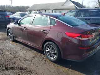 2020 Kia Optima LX z VIN 5XXGT4L38LG437797, wystawiony jako IAAI lot #41441508 z przebiegiem 67 320 mil mil oraz . Historia ofert i sprzedaży dostępna na DreamBid. Obrazek 3.