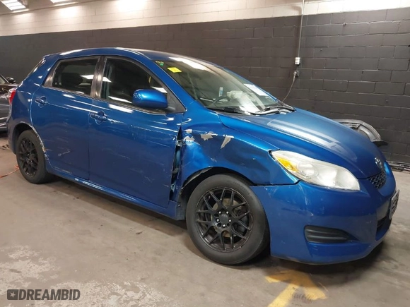 2009 Toyota Matrix with VIN 2T1KU40E29C139551, listed as a IAAI auction lot 41938841 with 117,902 mi miles. Bid and sale history available at carsss.com. Image 1.