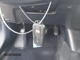2017 Toyota Prius Two z VIN JTDKARFU3H3030401, wystawiony jako IAAI lot #41882552 z przebiegiem 130 786 mil mil oraz . Historia ofert i sprzedaży dostępna na DreamBid. Obrazek 11.