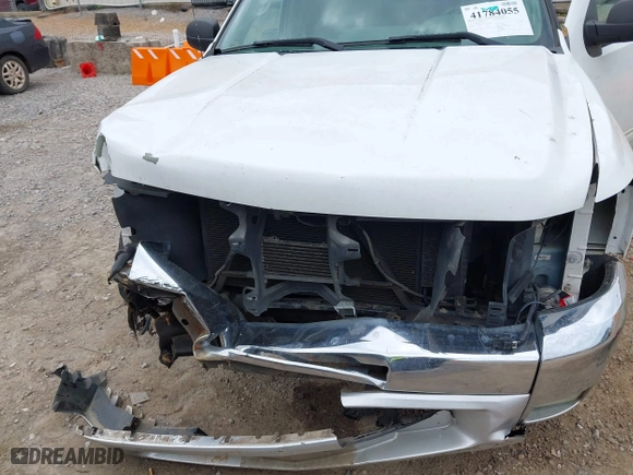 2012 Chevrolet Silverado 1500 LT with VIN 1GCRCSE01CZ180933, listed as a IAAI auction lot 41784055 with 235,310 mi miles. Bid and sale history available at carsss.com. Image 6.