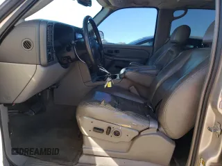 2005 Chevrolet Suburban LS with VIN 3GNFK16Z55G268911, listed as a Copart auction lot 82489564 with 185,020 mi miles and Salvage Title. Bid and sale history available at carsss.com. Image 7.