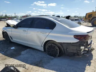 2020 BMW 5 Series 530i z VIN WBAJR3C01LWW68055, wystawiony jako Copart lot #56959985 z przebiegiem Nie podano mil oraz Nie do naprawy • Non repairable. Historia ofert i sprzedaży dostępna na DreamBid. Obrazek 2.