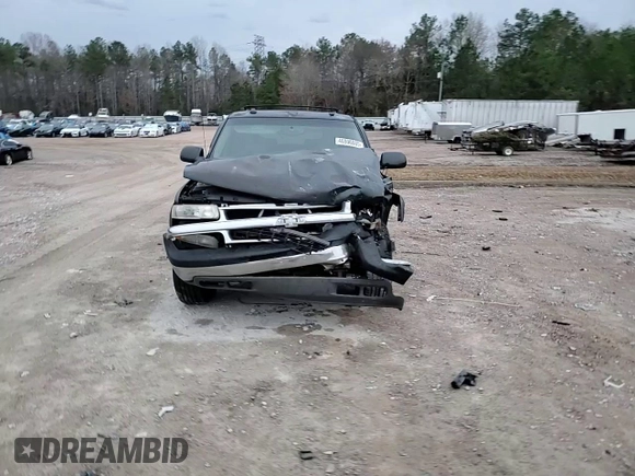 2004 Chevrolet Suburban LS with VIN 1GNFK16Z64J143512, listed as a Copart auction lot 46996085 with 324,596 mi miles and Salvage Title. Bid and sale history available at carsss.com. Image 11.