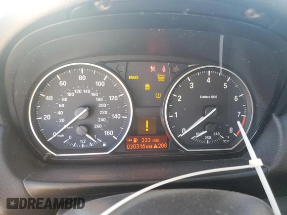2013 BMW 1 Series 135i z VIN WBAUC9C53DVY60727, wystawiony jako Copart lot #88213475 z przebiegiem 30 316 mil mil oraz Szkoda całkowita • Salvage title. Historia ofert i sprzedaży dostępna na DreamBid. Obrazek 9.