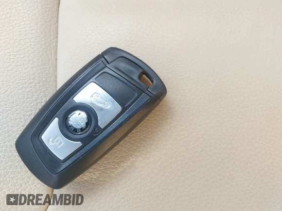 2015 BMW 3 Series 328i xDrive с VIN WBA3B5G51FNS20388, выставлен на аукционе IAAI как лот 42399201 с пробегом 97 349 миль миль и . История ставок и продаж доступна на DreamBid. Изображение 11.