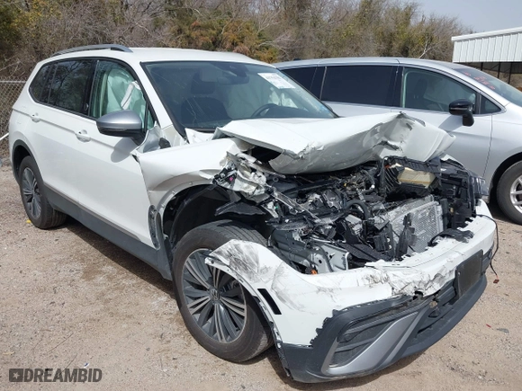 2024 Volkswagen Tiguan Wolfsburg Edition with VIN 3VV5B7AX0RM231755, listed as a IAAI auction lot 41752781 with 4,561 mi miles. Bid and sale history available at carsss.com. Image 1.