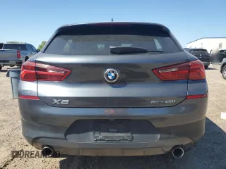 2020 BMW X2 sDrive28i z VIN WBXYH9C07L5P73232, wystawiony jako Copart lot #51948905 z przebiegiem Nie podano mil oraz Szkoda całkowita • Salvage title. Historia ofert i sprzedaży dostępna na DreamBid. Obrazek 6.