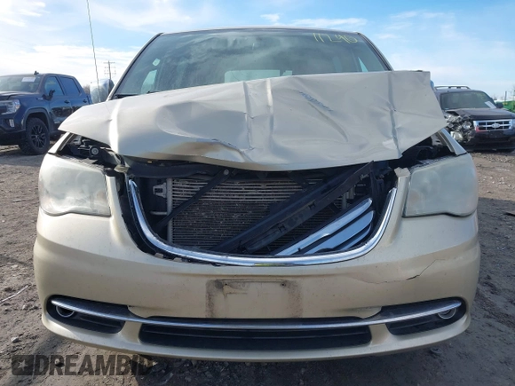 2011 Chrysler Town & Country Touring z VIN 2A4RR5DG6BR655235, wystawiony jako IAAI lot #41811240 z przebiegiem 244 399 mil mil oraz . Historia ofert i sprzedaży dostępna na DreamBid. Obrazek 12.