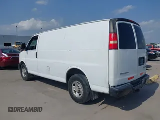 2007 Chevrolet Express Cargo with VIN 1GCGG25V471172398, listed as a IAAI auction lot 42429727 with 288,256 mi miles and . Bid and sale history available at DreamBid. Image 3.
