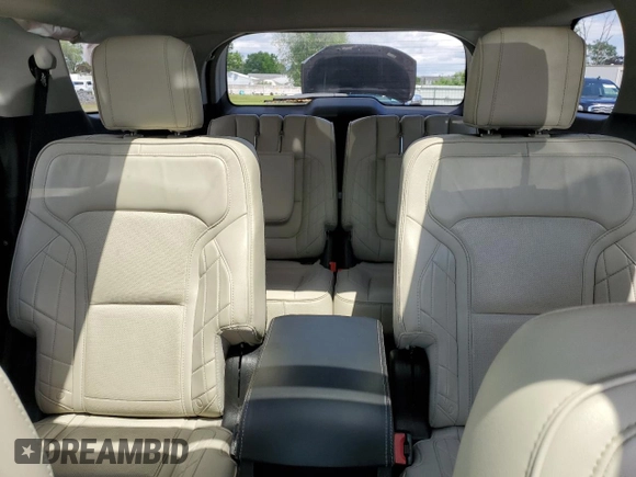 2016 Ford Explorer Platinum z VIN 1FM5K8HT8GGC52573, wystawiony jako Copart lot #57137975 z przebiegiem 146 451 mil mil oraz Szkoda całkowita • Salvage title. Historia ofert i sprzedaży dostępna na DreamBid. Obrazek 10.