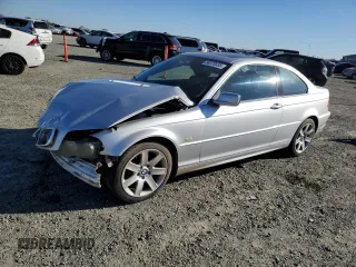 2002 BMW 3 Series 325Ci z VIN WBABN334X2PG55884, wystawiony jako Copart lot #88370535 z przebiegiem 177 047 mil mil oraz Szkoda całkowita • Salvage title. Historia ofert i sprzedaży dostępna na DreamBid. Obrazek 1.