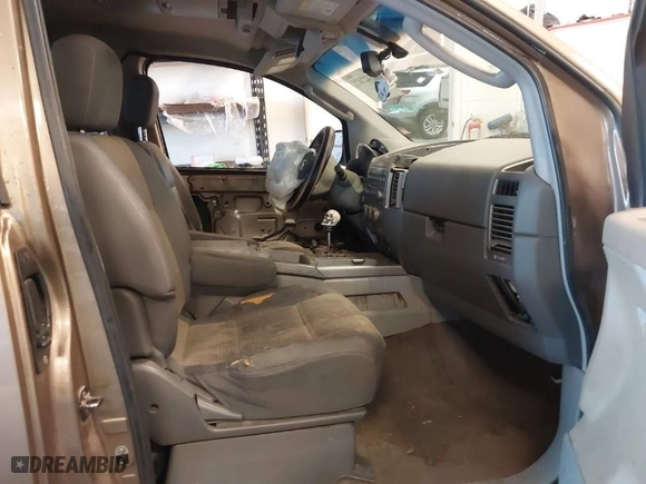 2004 Nissan Titan XE with VIN 1N6AA06A24N553627, listed as a IAAI auction lot 41427471 with 307,124 mi miles. Bid and sale history available at carsss.com. Image 5.