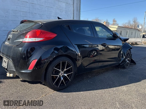 2014 Hyundai Veloster with VIN KMHTC6AD7EU184728, listed as a Copart auction lot 88989725 with 95,191 mi miles and Clean Title. Bid and sale history available at carsss.com. Image 4.