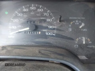 1996 Chevrolet S-10 with VIN 1GCCS1447T8157430, listed as a IAAI auction lot 41998677 with 242,109 mi miles and . Bid and sale history available at DreamBid. Image 7.