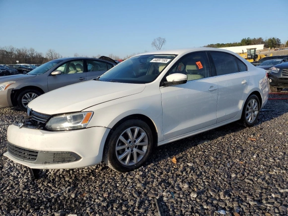 2013 Volkswagen Jetta SE with VIN 3VWDX7AJ8DM210472, listed as a Copart auction lot 44697165 with 132,736 mi miles and Salvage title. Bid and sale history available at DreamBid. Image 1.