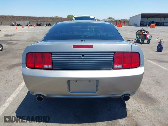 2008 Ford Mustang GT Deluxe with VIN 1ZVHT82H485168327, listed as a IAAI auction lot 42465727 with 115,187 mi miles and . Bid and sale history available at DreamBid. Image 16.