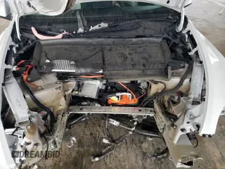 2024 Tesla Model Y z VIN 7SAYGDED2RF077262, wystawiony jako Copart lot #47797735 z przebiegiem 9 574 mil mil oraz Szkoda całkowita • Salvage title. Historia ofert i sprzedaży dostępna na DreamBid. Obrazek 13.