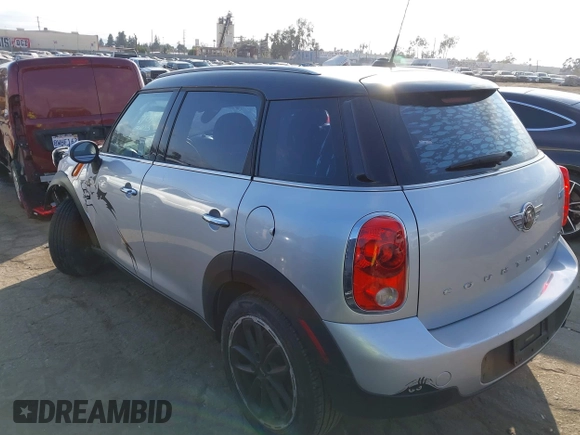 2015 MINI Countryman with VIN WMWZB3C56FWR43359, listed as a IAAI auction lot 40720320 with 69,898 mi miles and . Bid and sale history available at DreamBid. Image 3.