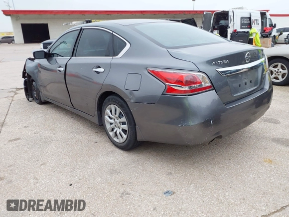 2015 Nissan Altima S with VIN 1N4AL3AP5FN888285, listed as a IAAI auction lot 42130532 with 174,510 mi miles and . Bid and sale history available at carsss.com. Image 3.