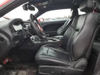 2017 Dodge Challenger SXT Plus z VIN 2C3CDZAG6HH532057, wystawiony jako Copart lot #45400235 z przebiegiem 101 808 mil mil oraz Szkoda całkowita • Salvage title. Historia ofert i sprzedaży dostępna na DreamBid. Obrazek 7.