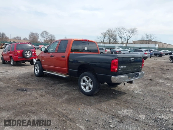 2008 Dodge 1500 SLT z VIN 1D7HU18N68S506676, wystawiony jako IAAI lot #41839733 z przebiegiem 107 235 mil mil oraz . Historia ofert i sprzedaży dostępna na DreamBid. Obrazek 3.
