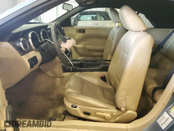 2005 Ford Mustang Deluxe с VIN 1ZVFT84N655243325, выставлен на аукционе Copart как лот 62037365 с пробегом 146 168 миль миль и Списание • Salvage title. История ставок и продаж доступна на DreamBid. Изображение 7.