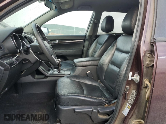 2012 Kia Sorento LX with VIN 5XYKT4A28CG267697, listed as a Copart auction lot 81220954 with 176,984 mi miles and Non Repairable. Bid and sale history available at carsss.com. Image 7.