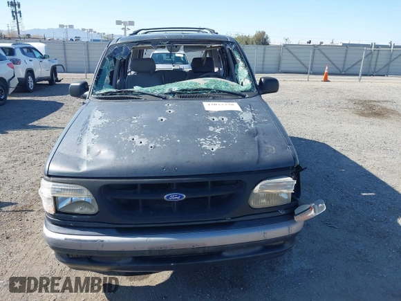 1996 Ford Explorer XL с VIN 1FMDU34X7TUA39918, выставлен на аукционе IAAI как лот 42033378 с пробегом 216 640 миль миль и . История ставок и продаж доступна на DreamBid. Изображение 6.
