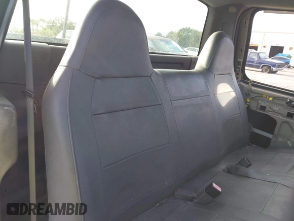 2002 Ford F-150 XL with VIN 1FTRF17W52NB71693, listed as a IAAI auction lot 41952405 with 121,917 mi miles. Bid and sale history available at carsss.com. Image 8.