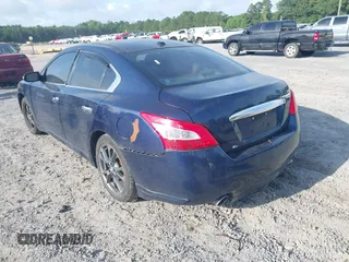2013 Nissan Maxima S z VIN 1N4AA5AP9DC817424, wystawiony jako IAAI lot #42482208 z przebiegiem 196 227 mil mil oraz . Historia ofert i sprzedaży dostępna na DreamBid. Obrazek 3.