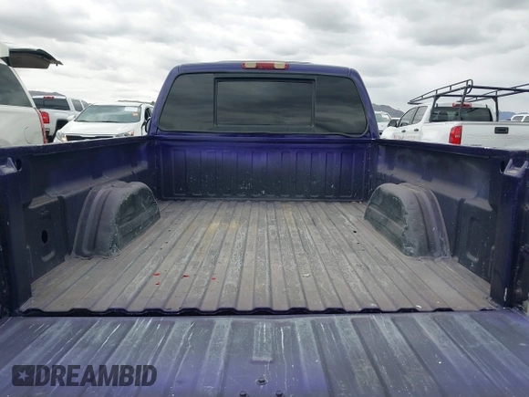 2004 Chevrolet Silverado 1500 LS with VIN 1GCEC14T04Z345909, listed as a IAAI auction lot 41773393 with 165,164 mi miles. Bid and sale history available at carsss.com. Image 8.